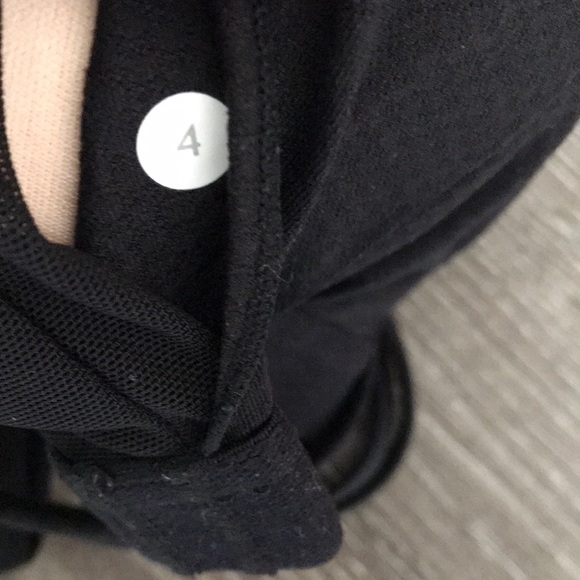 Lululemon Athletica - Picture 12 of 16